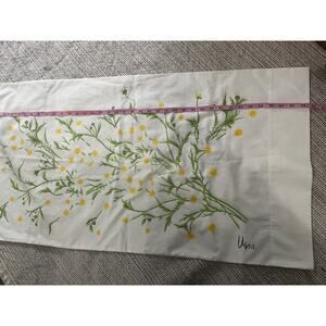 Vintage daisy print pillow case set